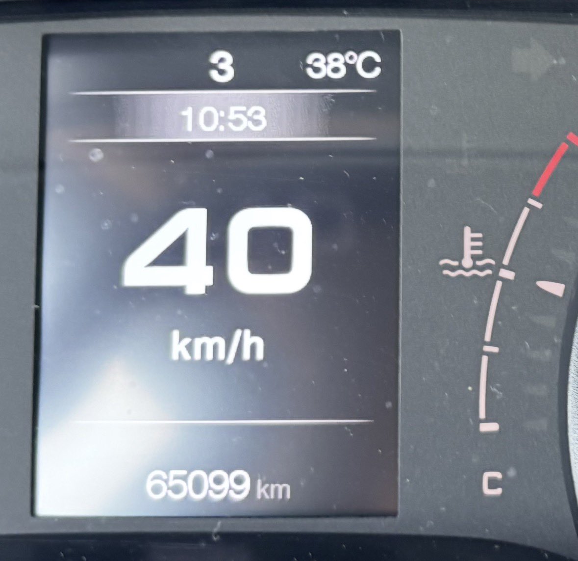 Bartın’da termometreler 38 dereceyi gösterdi.