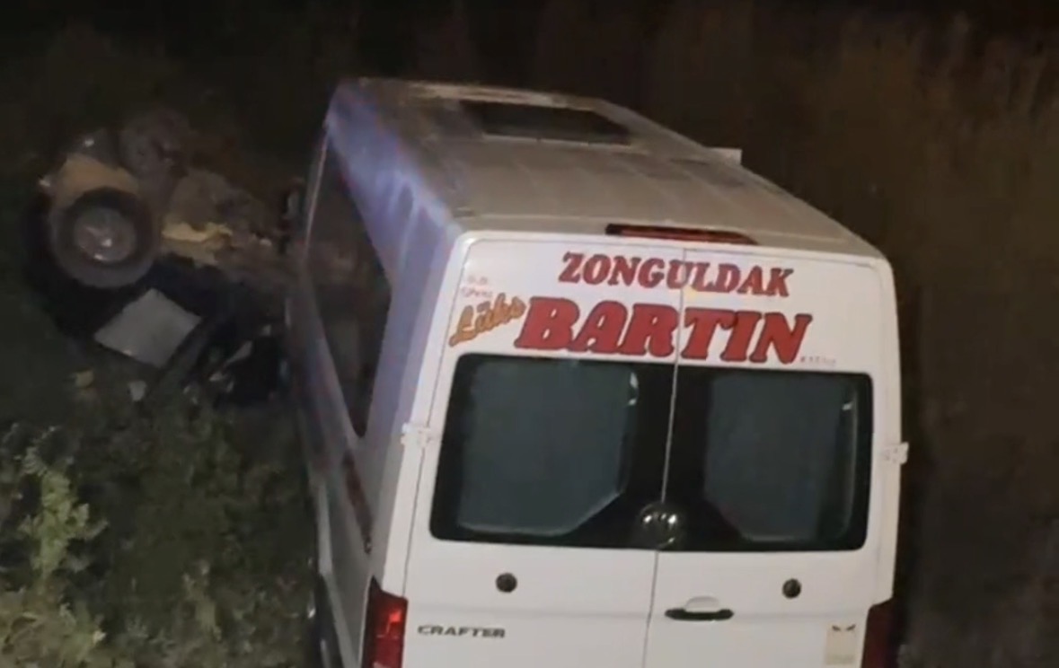 Bartın-Zonguldak yolunda feci kaza: 10 yaralı, 2’si ağır