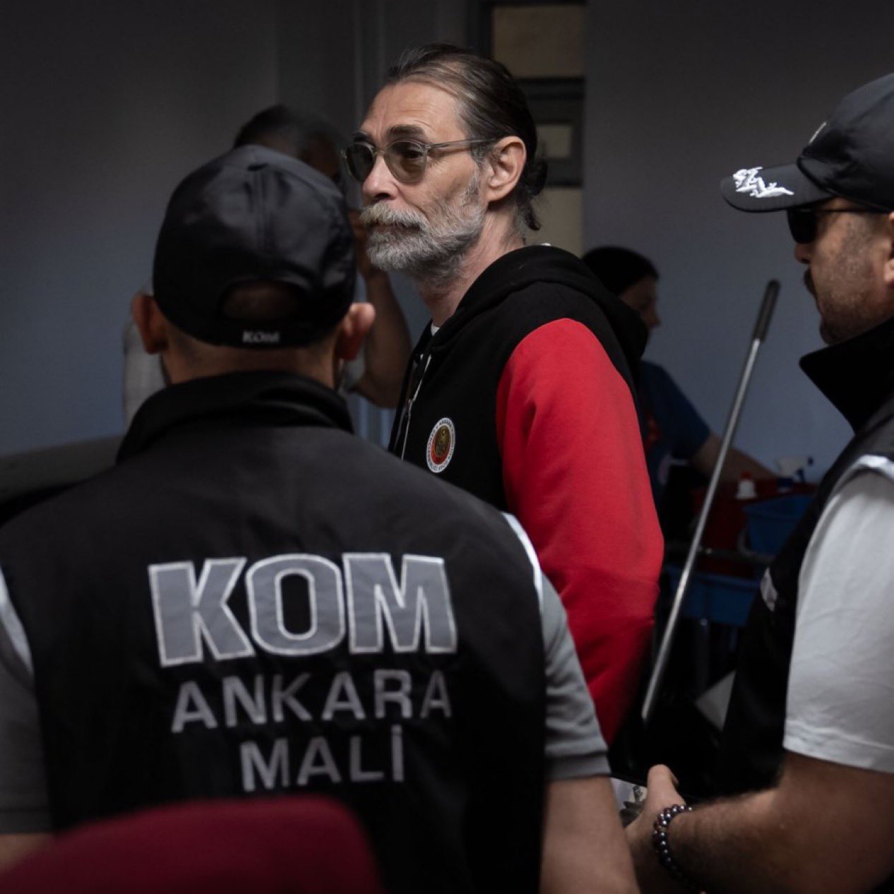 Etimesgut belediye başkanı erdal beşikçioğlu, gözaltına alındı